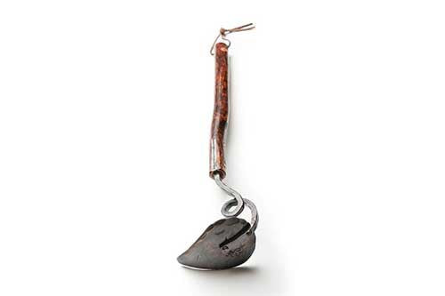 Shagbark Handled Pointed Hoe